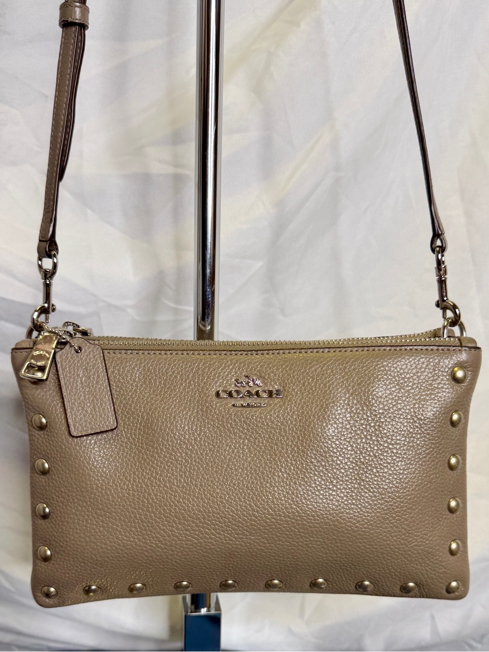 COACH Taupe Gray Brown Leather Lyla Rivet Clutch Bag Purse Crossbody; F22556